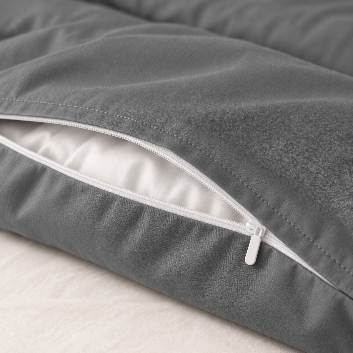 COLCHA HOME Ardoise Pure Collection duvet cover detail.