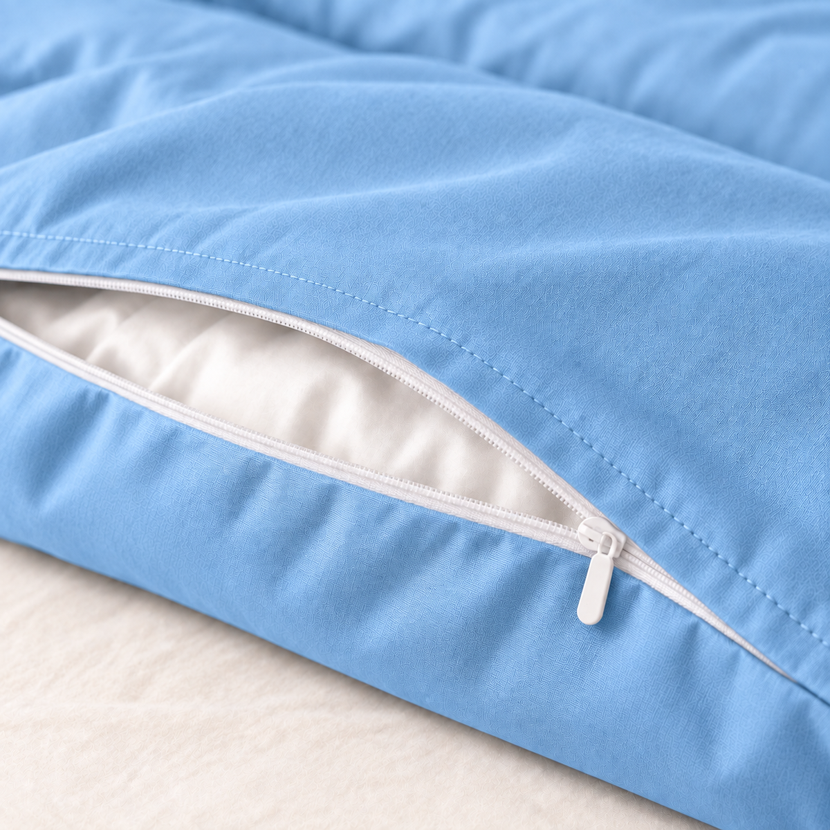 COLCHA HOME Azur Pure Collection duvet cover detail.